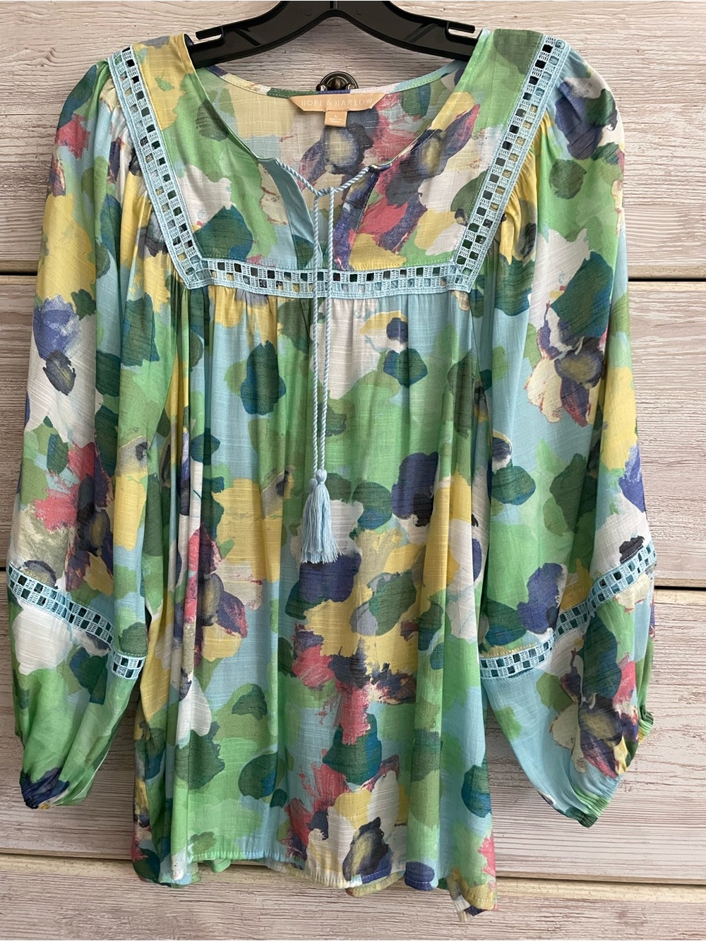 Hope & Harlow Watercolor Floral Peasant Top Size L Blue Green Boho Crochet Lace - Picture 4 of 13